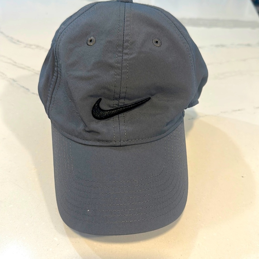Grey Nike hat